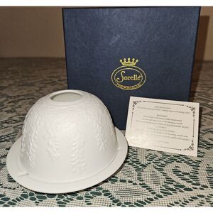 Sorelle Fine Porcelain Votive Tea Light Candle Holder with a Christmas Scene